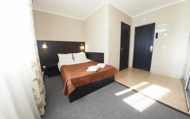 Hotel complex 7 and I (2 case)