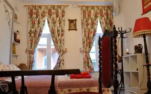 Mahmures House