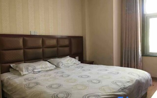 Pinghu Yinjiang Hotel
