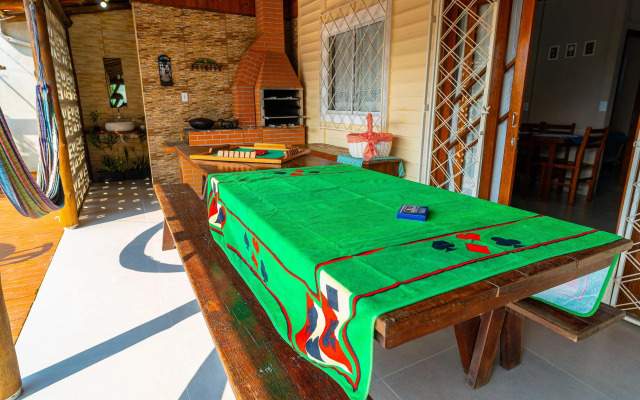 Casa com Lareira e Piscina - Varanda Incrível