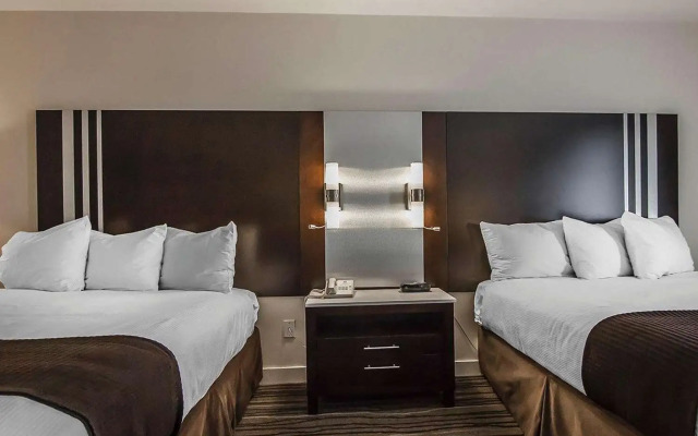 Comfort Hotel Vancouver Airport