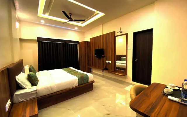 The Grand Sarovar Inn and Suites