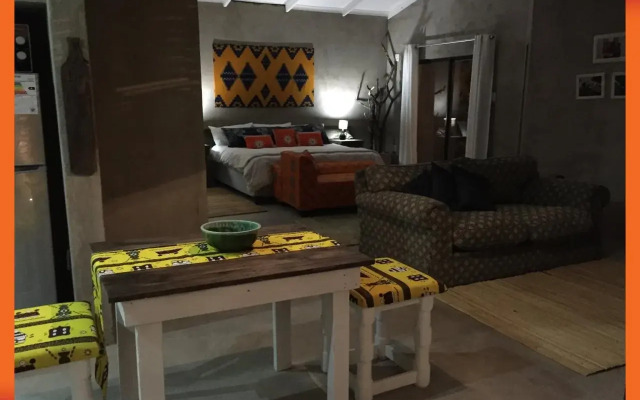 Foxy Crocodile Bush Lodge & Kruger Safari's - No Loadshedding