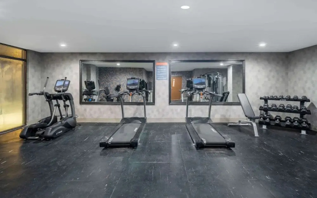 Wingate By Wyndham Albany - Hotel in Albany - Photo 2