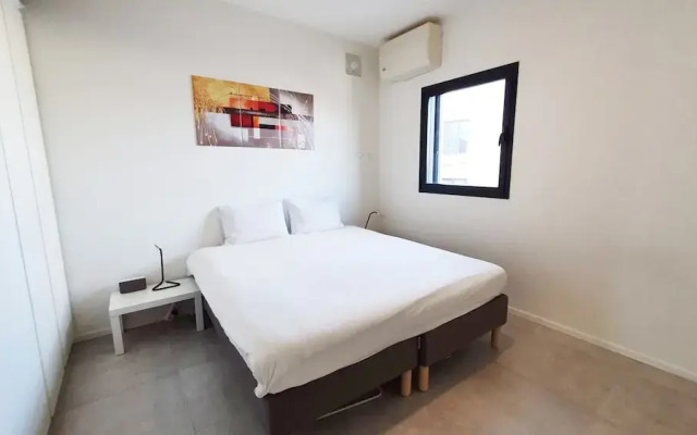 New Apartment Near the Beach With Parking TL53