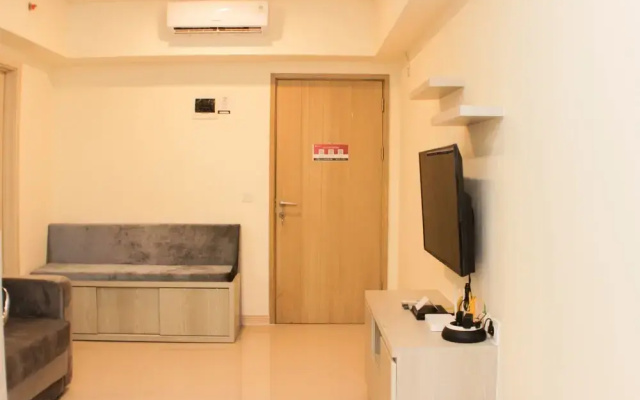 Homey Living 2Br At Meikarta Apartment