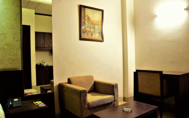 FabHotel First Star Golf Course Road
