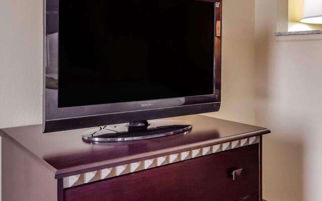 Comfort Suites Louisville East