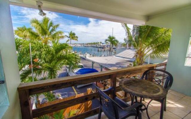 Harborside Motel & Marina