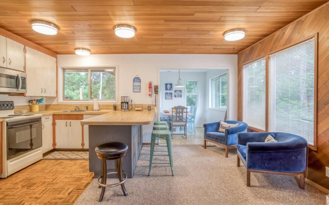 Cabin on the Coast (MCA 621)