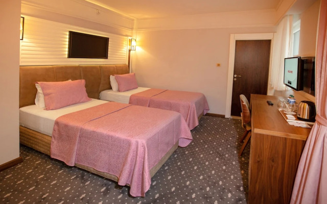 Jolnar Garden Hotel