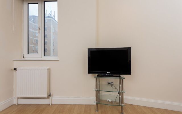 2 Bed Apartment In Kensington