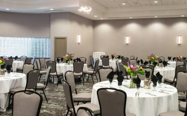 Delta Hotels by Marriott Detroit Novi