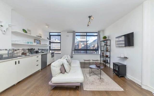 Cosy 1BD APT in the Mother City