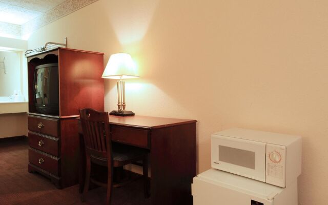 Americas Best Value Inn North Capital