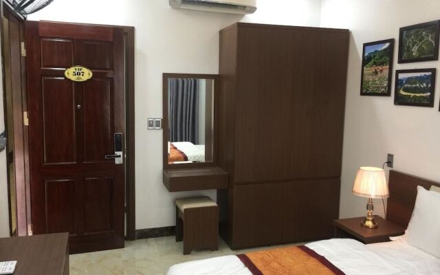 Dinh Gia Hotel