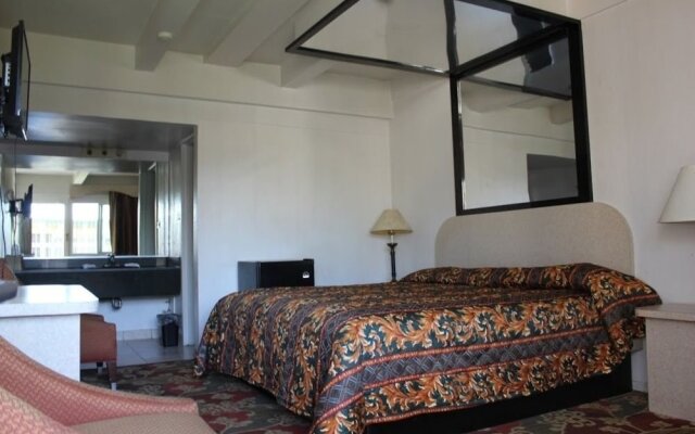 Saratoga Motel Inn