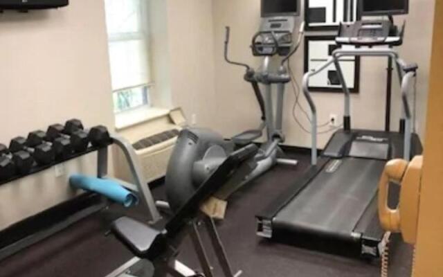 MainStay Suites Middleburg Heights Cleveland Airport