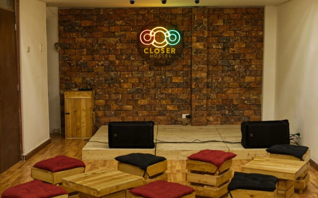 Closer Hostel