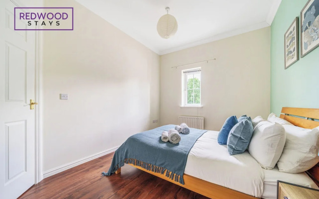 Elvetham Rise Apartment By REDWOOD STAYS