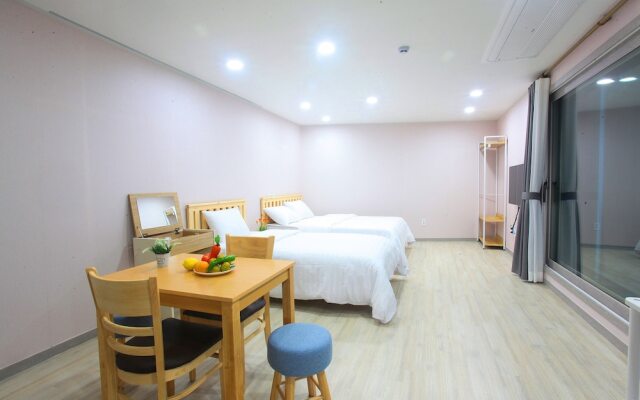 Sea and Star Pension