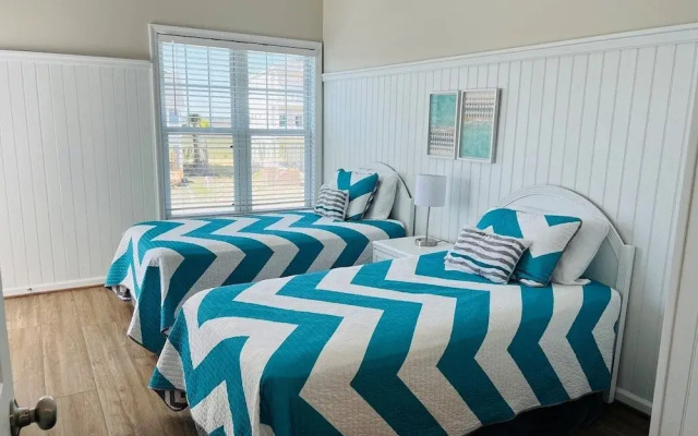 Avalon West- 5 Bedroom Home by RedAwning