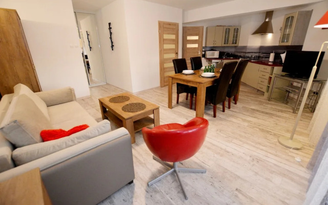 Golden Sun Apartments - Port