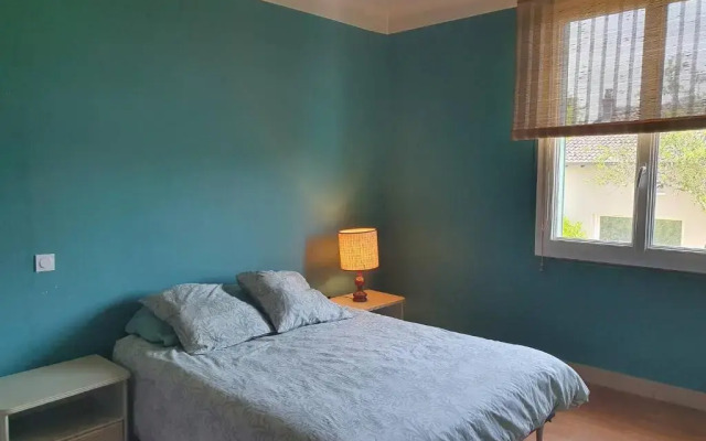 Big summer house in the charming village of Meyssac