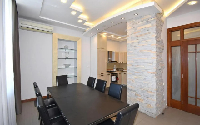 Прекрасная 4-ех комнатная квартира в самом центре