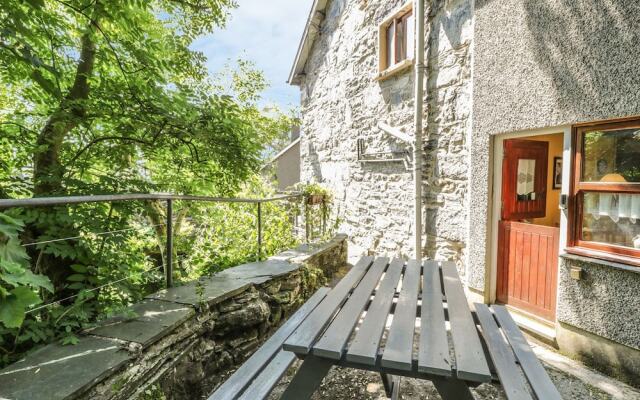 2 Waterloo Cottage