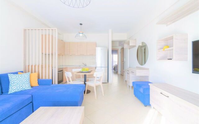 Neos Marmaras Family Suite