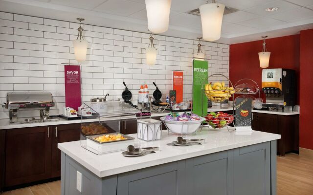 Hampton Inn & Suites Phoenix/Scottsdale on Shea Boulevard