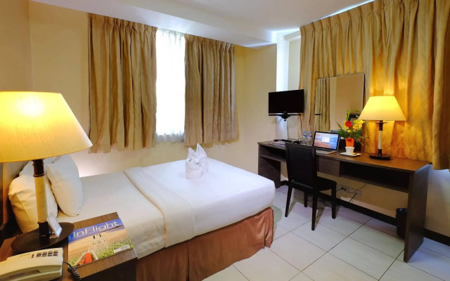 OYO 187 The Maxwell Hotel