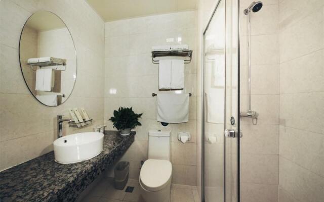 GreenTree Inn Liaoning Jinzhou Railway Station Express Hotel