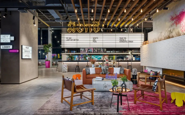 Moxy Bangkok Ratchaprasong