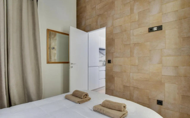 141-Suite Klein, townhouse style APT, Marais, Paris