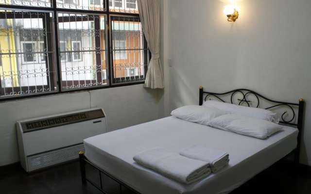 BKK Lumphini Home Stay