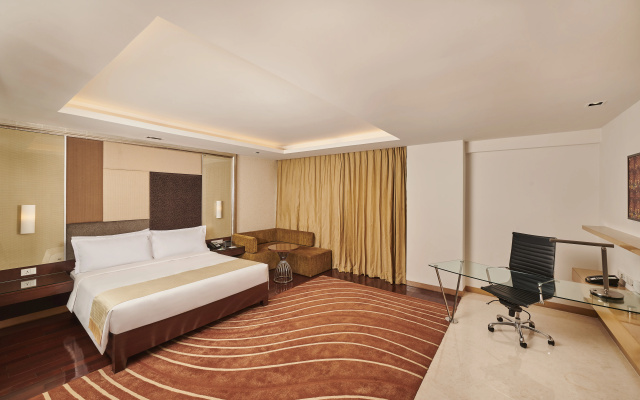 Holiday Inn Mumbai International Airport by IHG – Guest Rooms – Mumbai