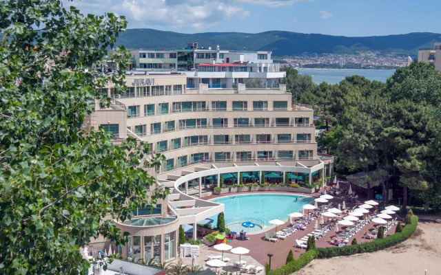 Jeravi Hotel