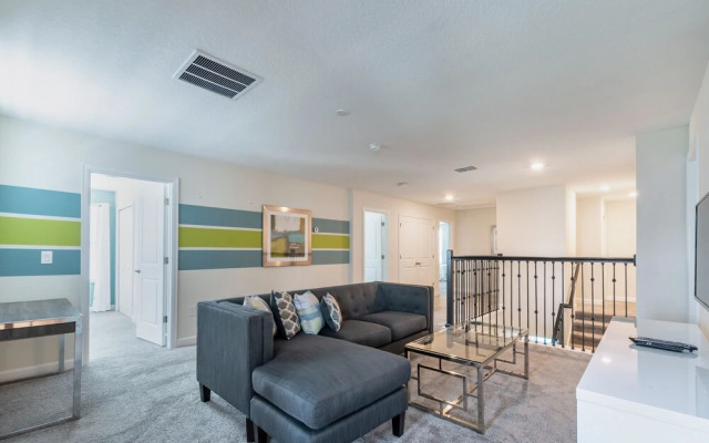 INTerlocking Drive Villa Champions Gate 2