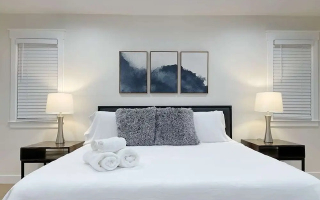 @ Marbella Lane - Contemporary Sophisticated Home