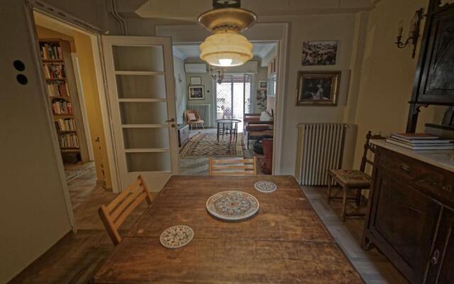 Athens noir: 1920s vibe on the East Mediterranean