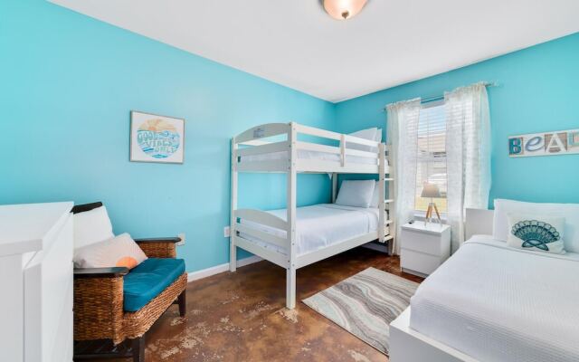 3br/2ba Full Condo w/ Pool & Gym, Sleeps 7