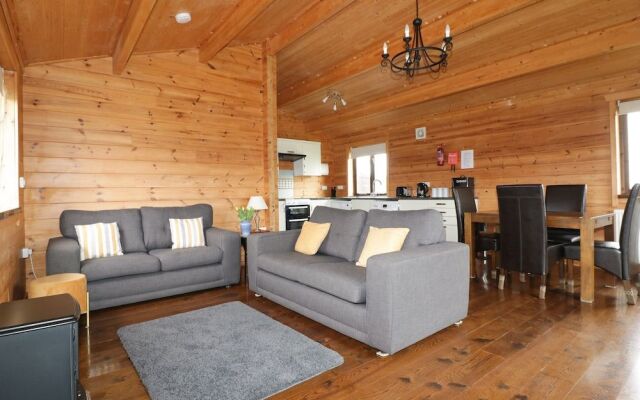 Holly Lodge
