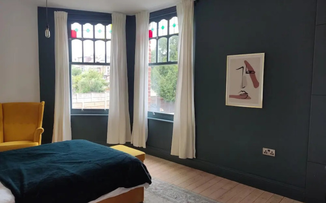 Remarkable 7-bed House in London