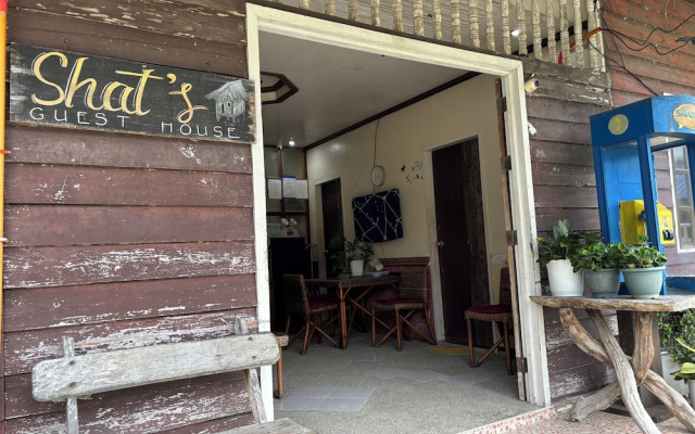 Shat'S Guesthouse Siargao Near Beach