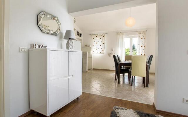 Apartment Lidija