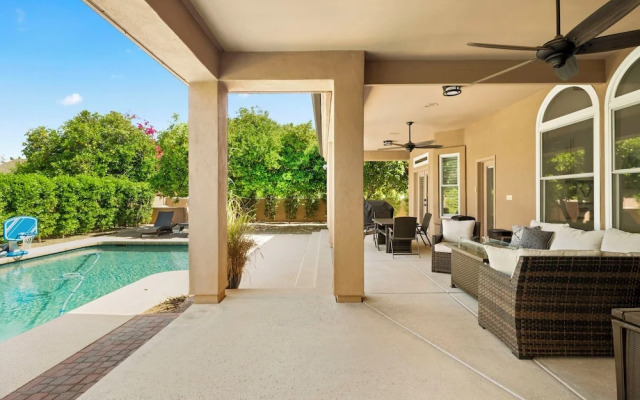 Pool Table, Putting Green: Luxury Oasis in Mesa