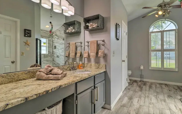 Jacksonville Home, Near Beach & Mayo Clinic!