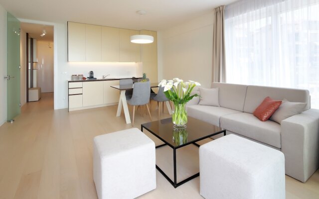 Modern apartment near the sea